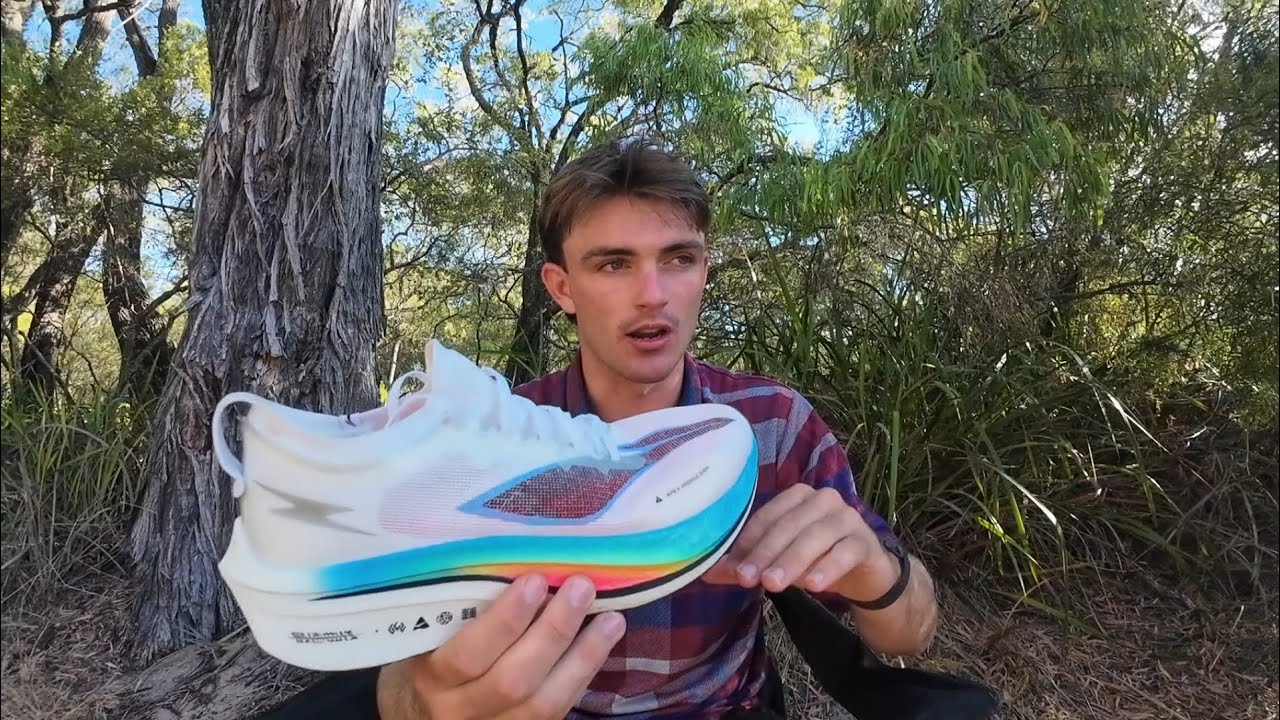 Li-Ning Feidian Elite 4 Review: Snappy Durable Performance - YouTube