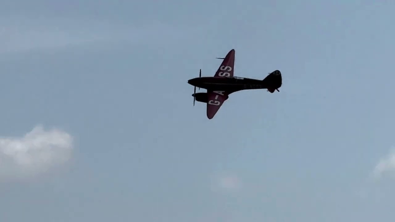 De Havilland DH88 Comet British two-seat, twin-engined aircraft 