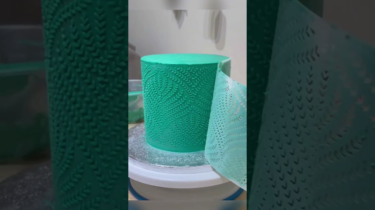 EASY BUTTERCREAM STENCIL PATTERN? STEP BY STEP #buttercream  #stepbystep #shorts