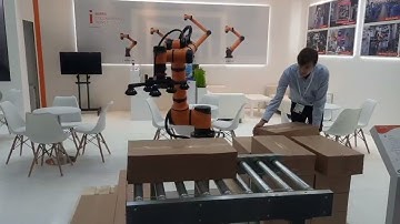 Cobot palletizing on exhibition - Lead Robotics