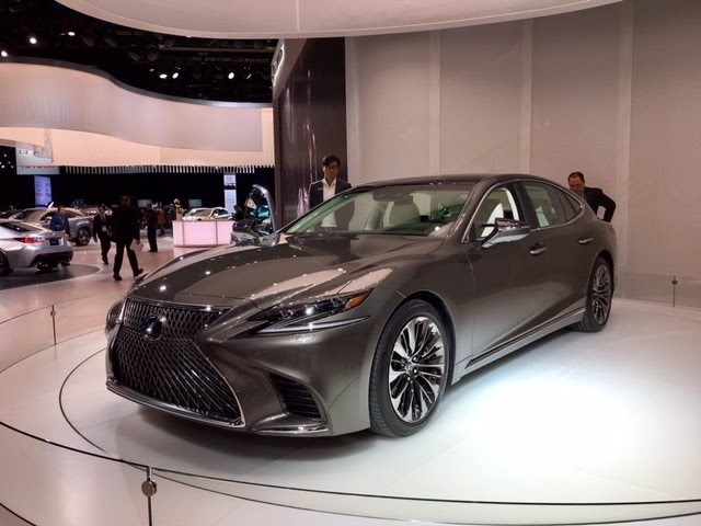 2018 Lexus LS500 – Redline: First Look – 2017 NAIAS