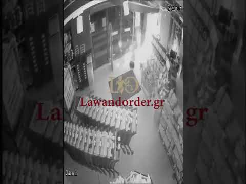 Law & Order: Η στιγμή της διάρρηξης ATM από γνωστό τράπερ στην Πρέβεζα (i)