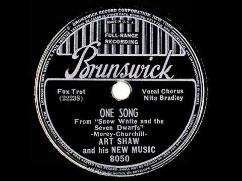 Смотреть «1937 Artie Shaw - One Song (Nita Bradley, vocal)» на YouTube Смотреть «1937 Artie Shaw - One Song (Nita Bradley, vocal)» на YouTube