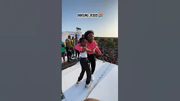 Afronitaaa performs Darling Jesus with a girl from Accra New town🇬🇭