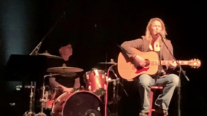 Amanda Thomas Live