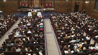 Hundreds 'Show Up For Shabbat' For First Sabbath Since Synagogue Shooting