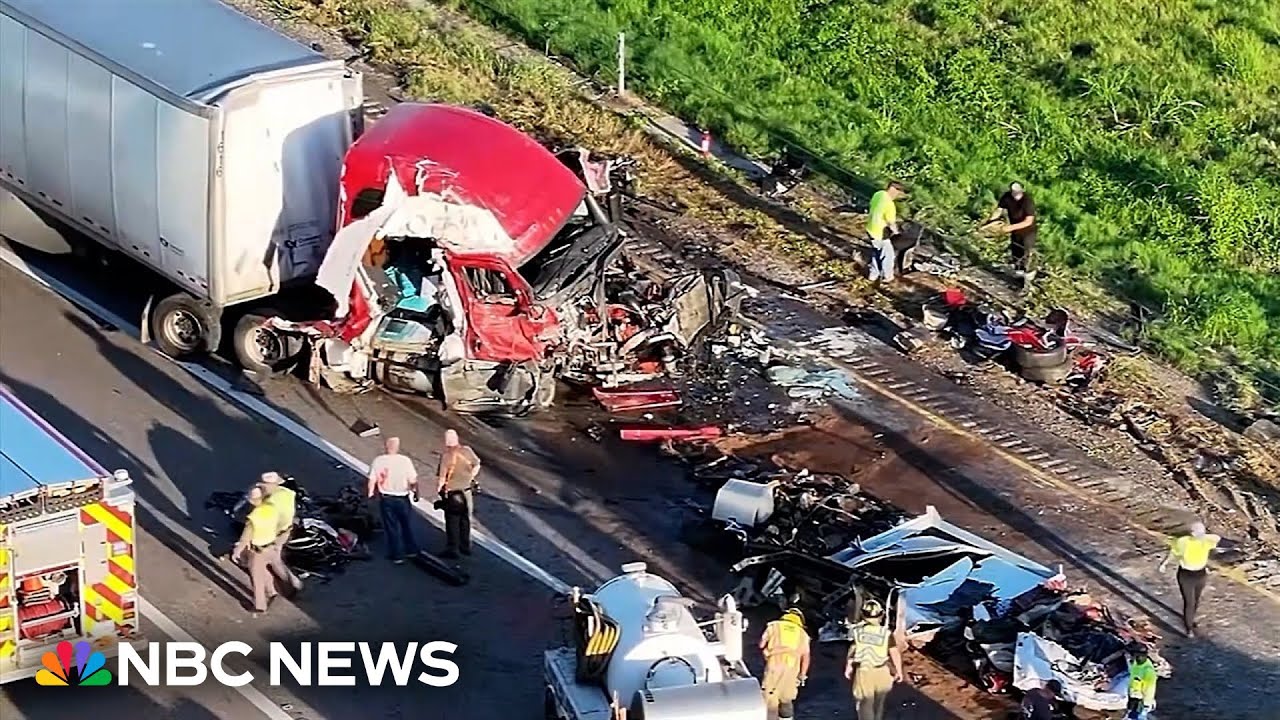 Truck crash on Texas highway kills four family members