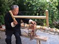 How does an old woodworker's mobile phone holder made and used?