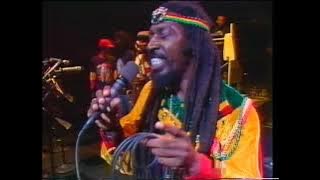 Bunny Wailer  -  Wailers Medley!  -   Live at Madison Square Garden.   1986.