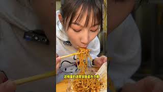 挑挑肥肠 重庆小巷子里的美食#挑挑肥肠 #重庆美食 #妈呀太香了 #街边小吃