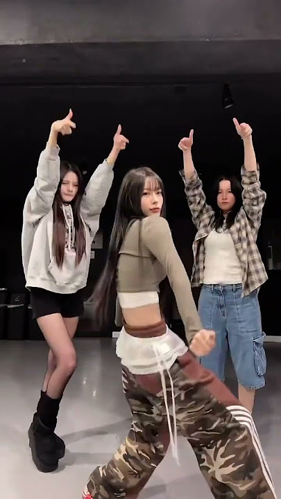 We just want it✌️#imetu #kellykimkim7 #leanavvab #yerin