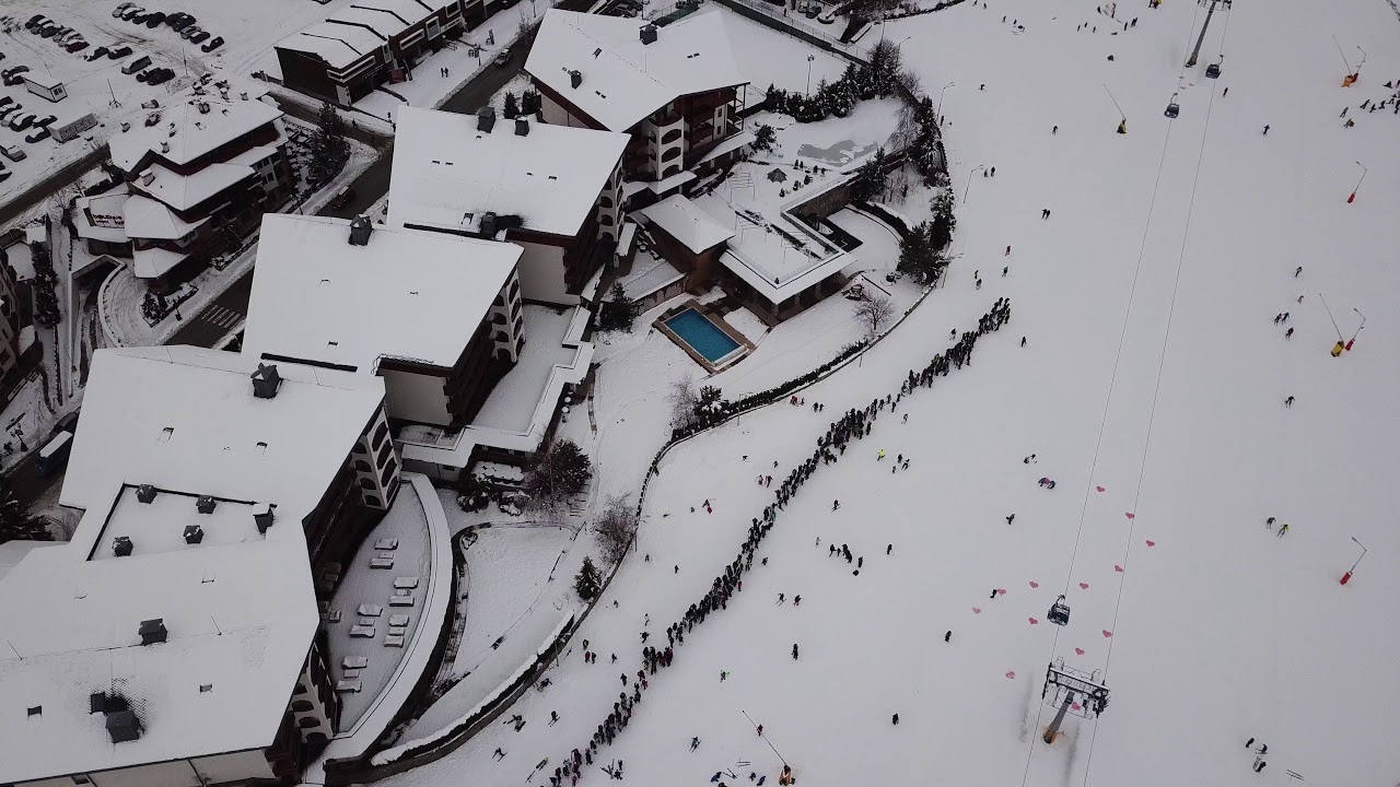 Bansko 2018 Gondola queue - YouTube