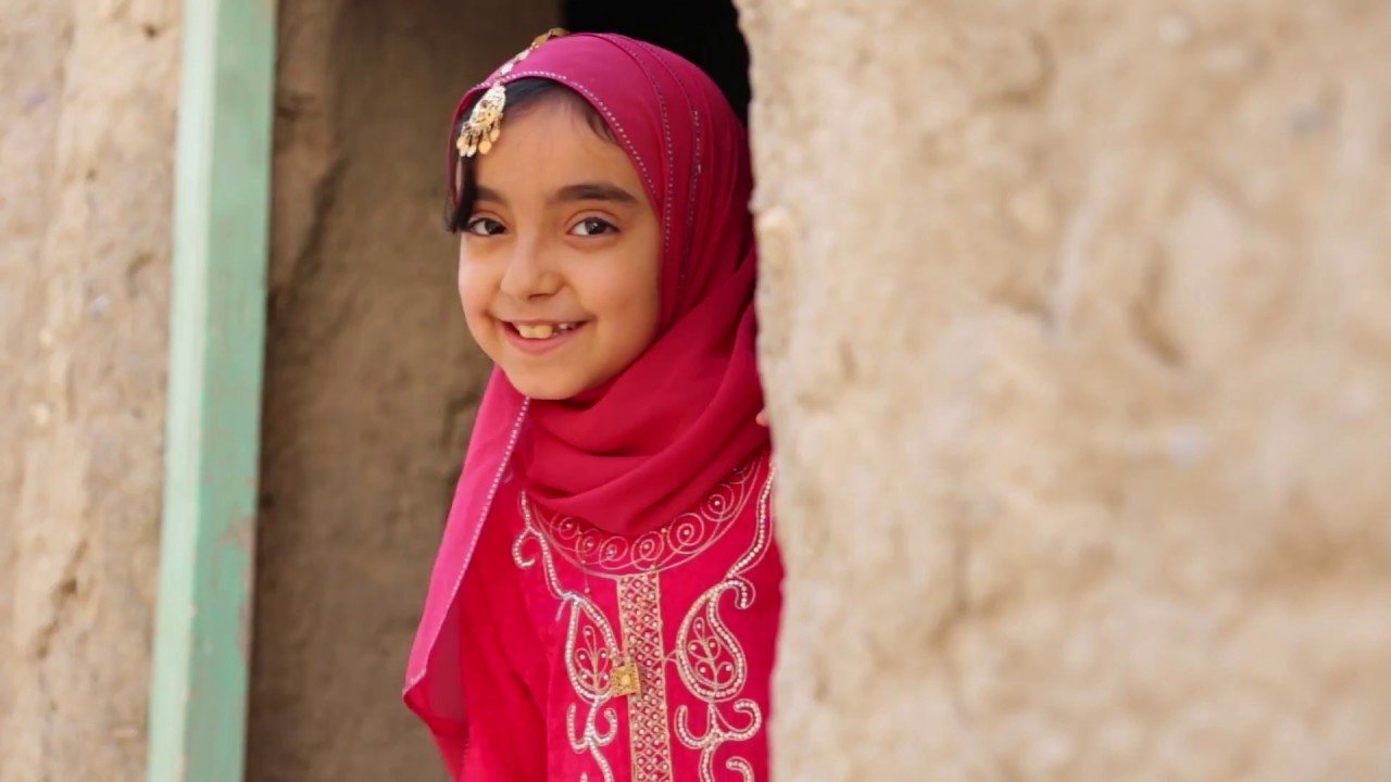 كالمسك سيرتك الندية