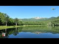 Виртуальная прогулка у горного озера 4К 🎧 АСМР Бинауральные звуки природы с пением птиц.