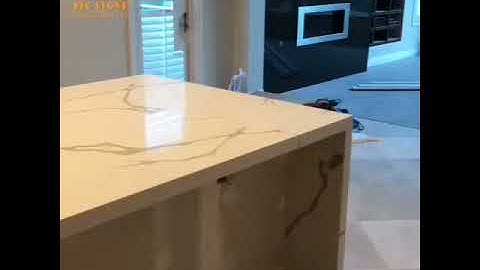 BÀN BẾP ĐÁ HOA CƯƠNG SIÊU ĐẸP