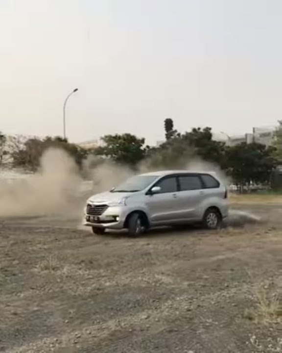 Story wa mobil avanza