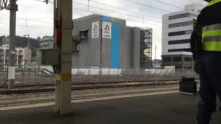 7000系の普通4両編成！7000系普通列車松山駅到着