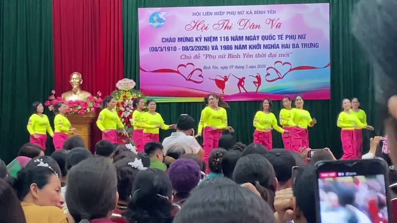 Nhảy dân vũ xóm Yên Hoà