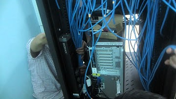 Luồn và sắp xếp dây cáp trong tủ Rack
