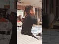 dua orang bergaduh