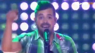 Carlos Valdes acompaña a Mike Bahía Estar Contigo La Voz Kids Colombia 2014