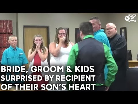 Family surprised at wedding with person who got son's heart