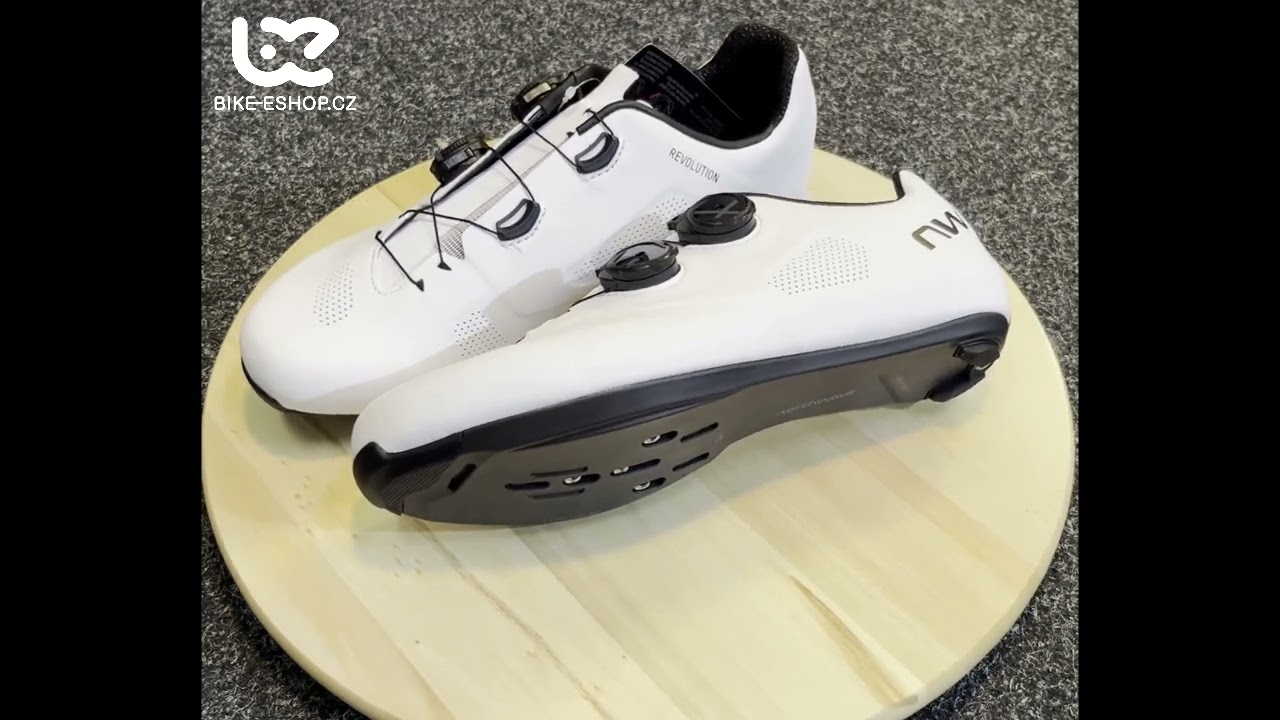 Boty Northwave Revolution Wide - YouTube