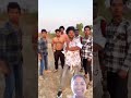match Mein Dekho Suraj bhai dost ka kapda faad Diya novel mein Khushi Ban Mana raha hai comedy type