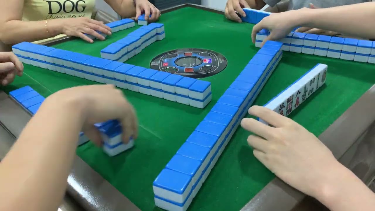 Mahjong331.廣東牌十番512有花有JP四回之一：鷹仔打完1024再接場，清平自摸十番，瑩率先跑出。KK 鷹仔 May 瑩