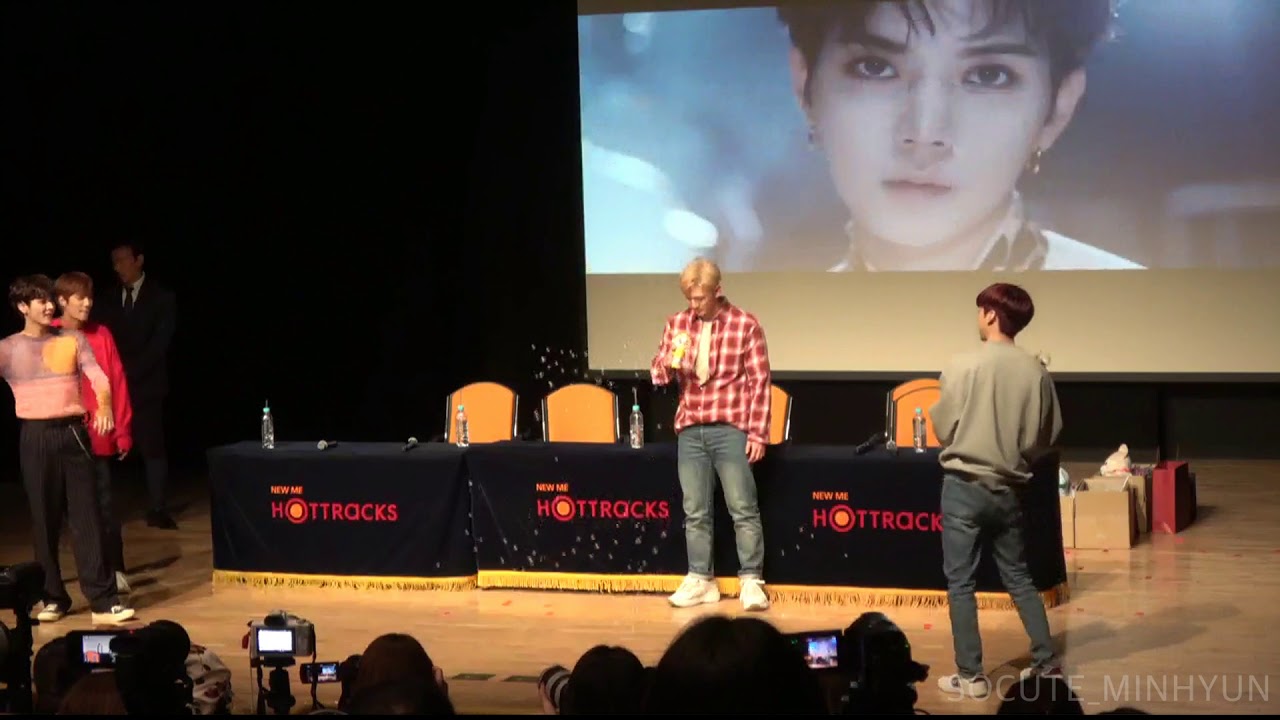 190504 뉴이스트 핫트랙스 팬싸인회 시구 컷