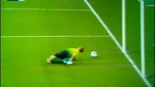 Victor Valdes Epic Fail    PSG VS Barcelona 2 2 lol