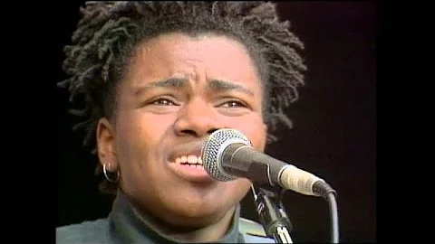 Tracy Chapman - Talkin' About A Revolution (Offici...