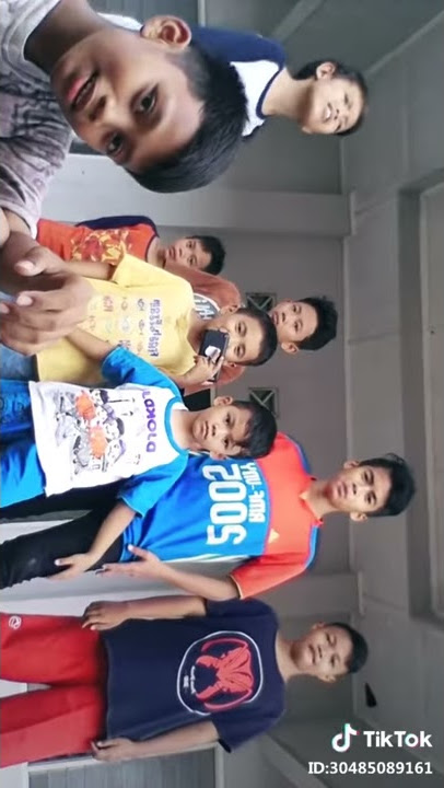 Ada Tik Tok nyasar ke galeri.......Tik tok nya Farel