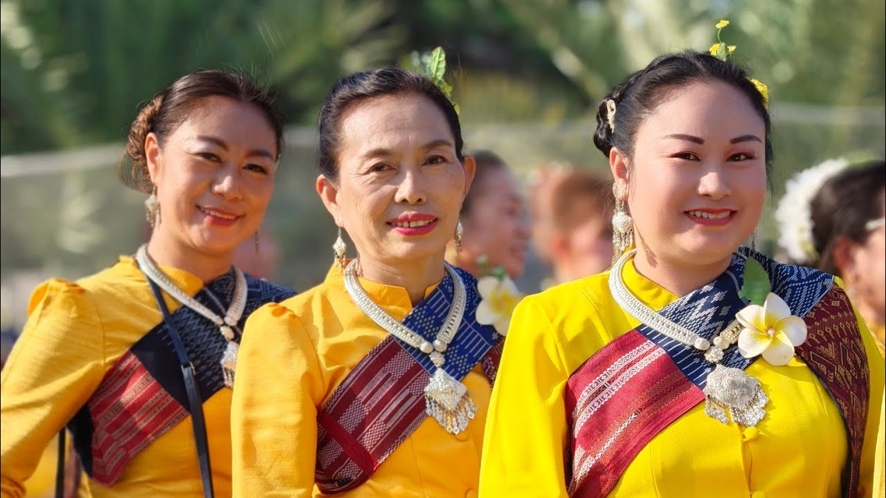 ขบวนฟ้อนแห่พระเวสสันดร อำเภอนาแก สวยงามอลังการ #บุญมหาชาติ #วัดพระธาตุศรีคุณ 