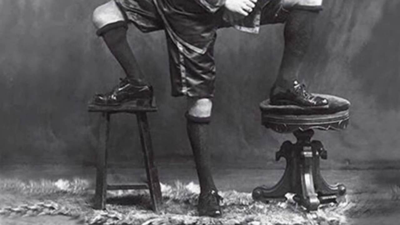 Видит три ноги. Франческо Лентини. Американец Фрэнк Лентини. Франческо Лентини (1881-1966). Франческо Лентини человек.