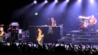 Green Day - Burnout (Live @ Brixton Academy 2013) [Multi-Cam] HD