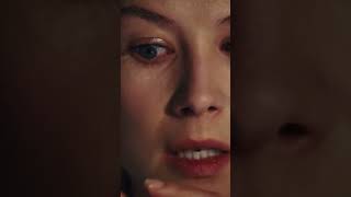 Rosamund Pike was five months pregnant while filming Jack Reacher #rosamundpike #celebrity #shorts