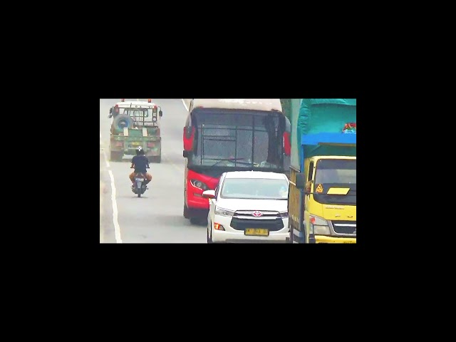 Bus MAKMUR Ekolet Overtake Di Tanjakan Palas. #shorts #busmakmur class=