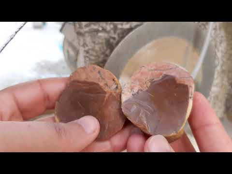 فيديو: كيف تقطع الحجر بنفسك