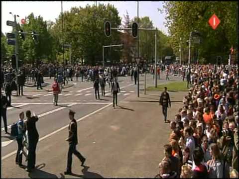 LIVE Beelden Ongeluk Koninginnedag 2009 - uitzending NOS - Eerste beelden - Uncut footage - [HQ]