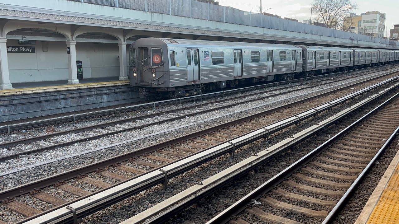 BMT Sea Beach Line: D and N train action at Fort Hamilton Parkway (R46,R68,R68A 