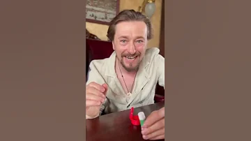 Сергей Безруков - кинотрофей со съёмок фильма «Каникулы строгого режима»