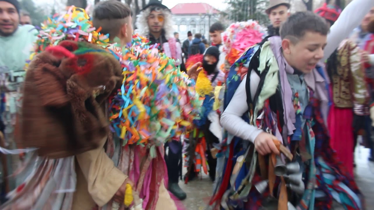 Datini si obiceiuri de iarna Vaslui 2018 1 YouTube Datini si obiceiuri de iarna Vaslui 2018 1 YouTube