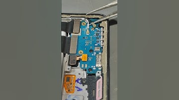 Why are two antenna cables used ?