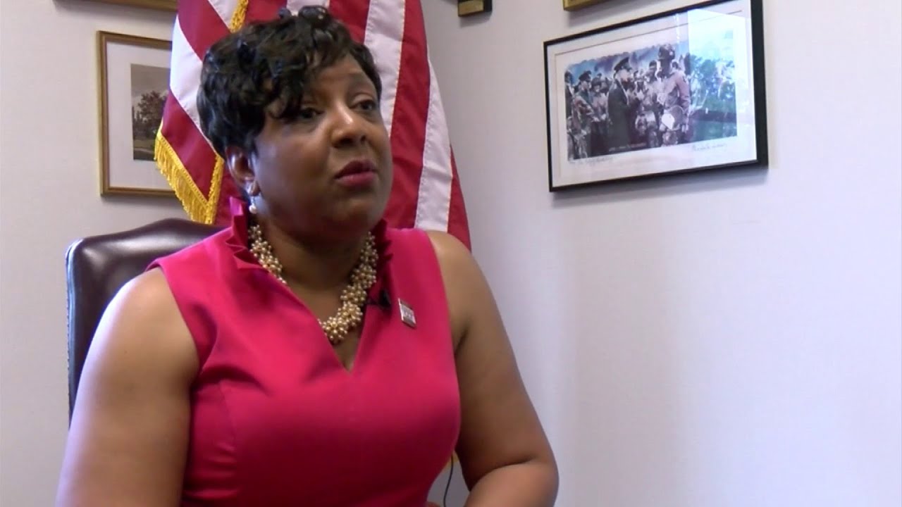 Lynchburg elects Treney Tweedy as mayor