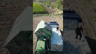 John Deere 9930 unloading cotton #farming #cotton #johndeere