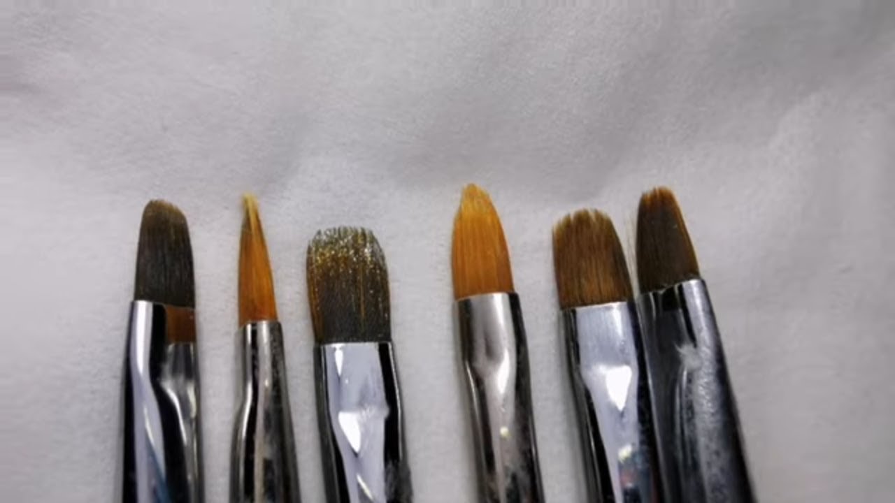 Cum sa imi curat corect, pensulele de gel