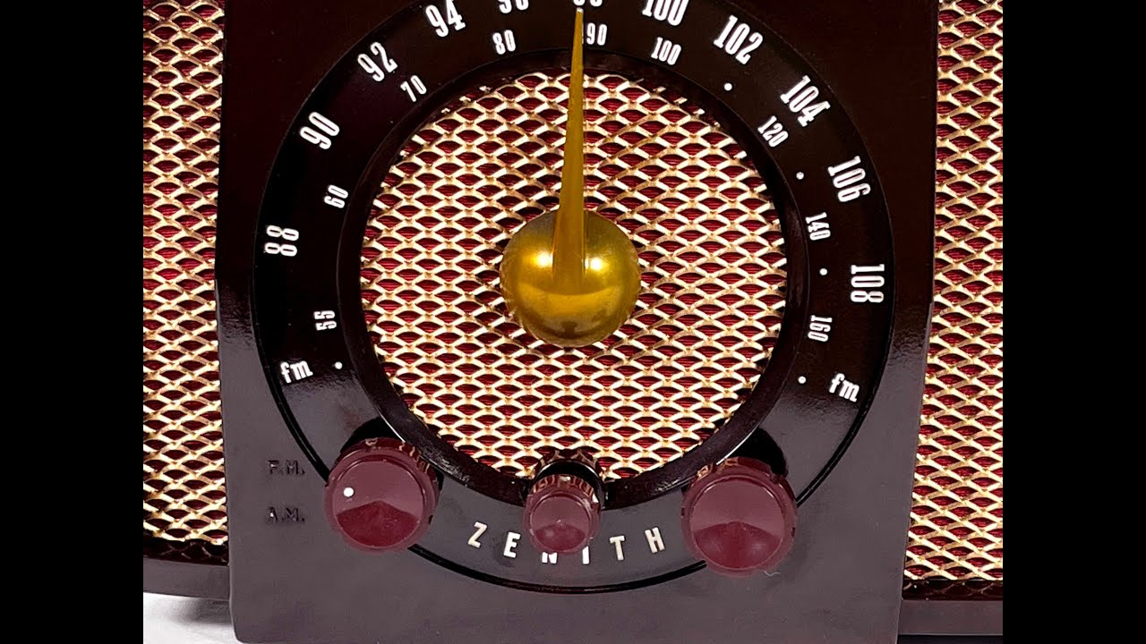 Vintage Zenith H723Z AM-FM radio playing - YouTube