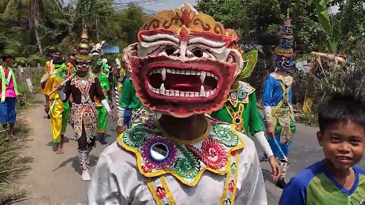 Chol chnam thmây. Diểu hành chào năm mới tại chùa PiSay Vararam xã Phương Thạnh, Càng Long. Trà Vinh