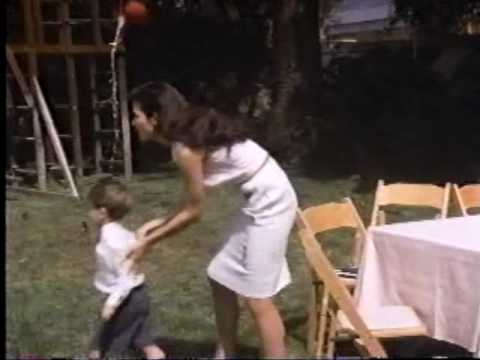 Video: Sandra Bullockin 8 Parasta Kauneutta Näyttää
